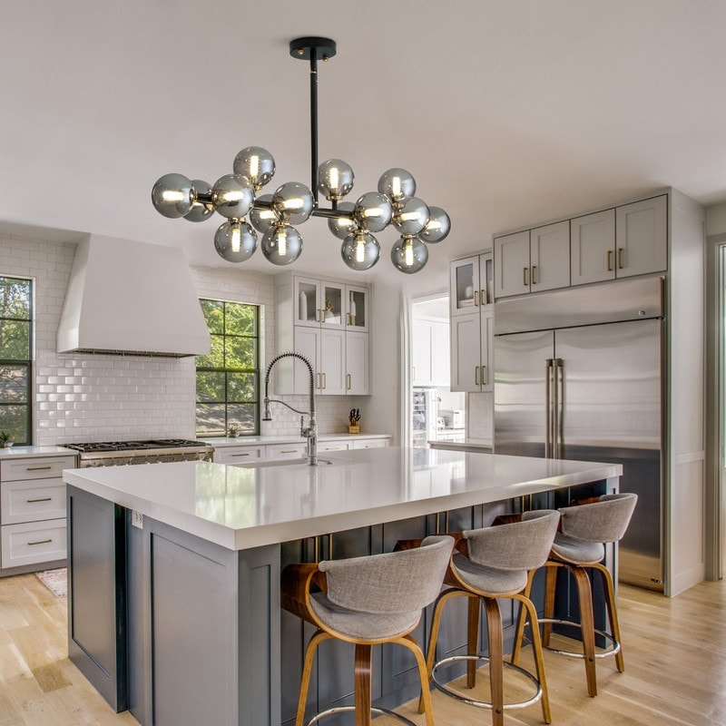 Luminaire linéaire à suspension Sputnik à 16 lumières, style moderne du milieu du siècle, en laiton doré, 40 po, avec globe en verre dépoli pour salle à manger