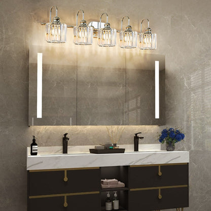 Ensemble de 5 luminaires linéaires à intensité variable pour salle de bain, style glamour, avec abat-jour en cristal cylindrique.