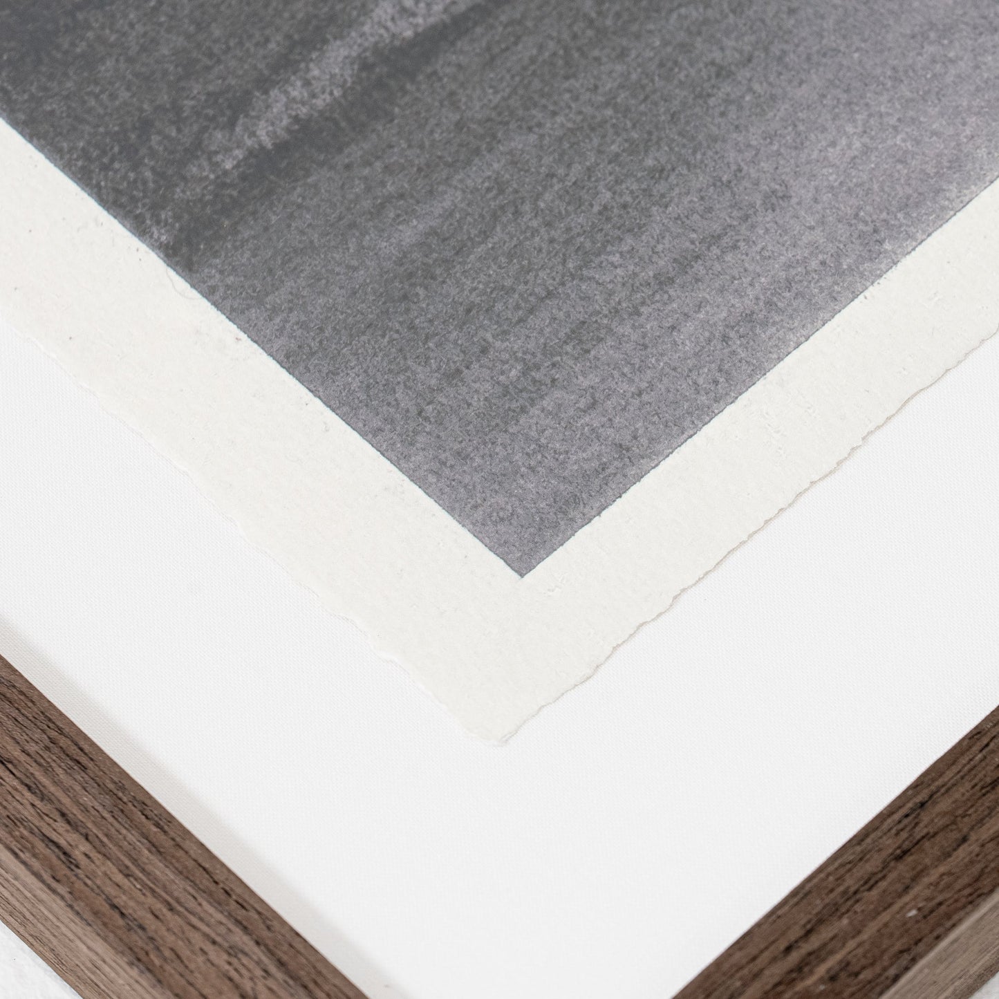 Cloaked de Tenaya Wickstrand, 35 x 26, cadre espresso