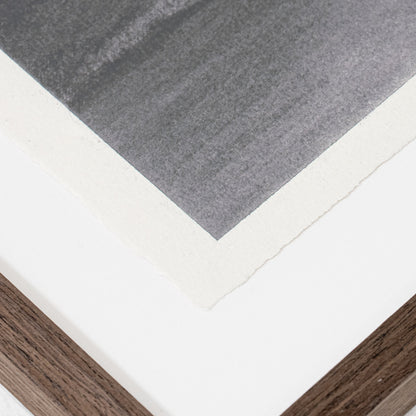 Cloaked de Tenaya Wickstrand, 35 x 26, cadre espresso