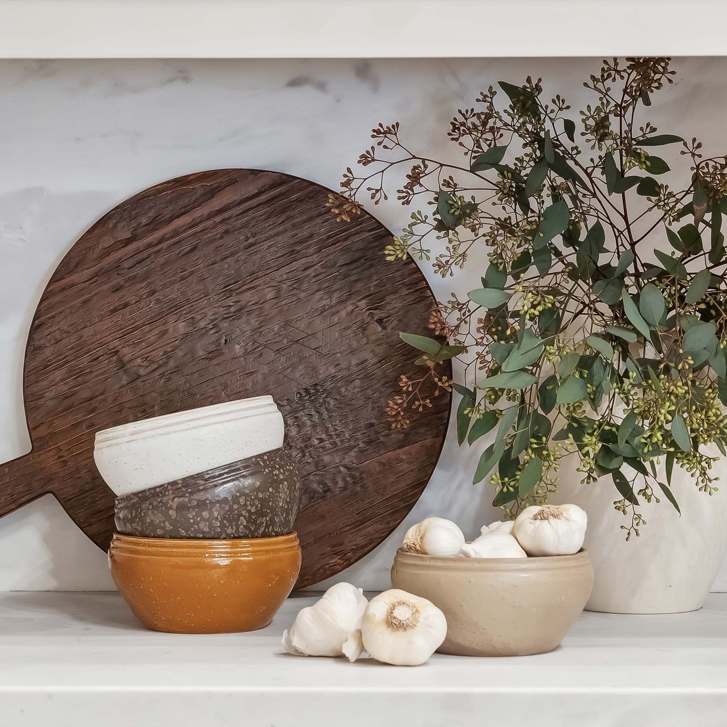 Planche à charcuterie ronde et équilibrée