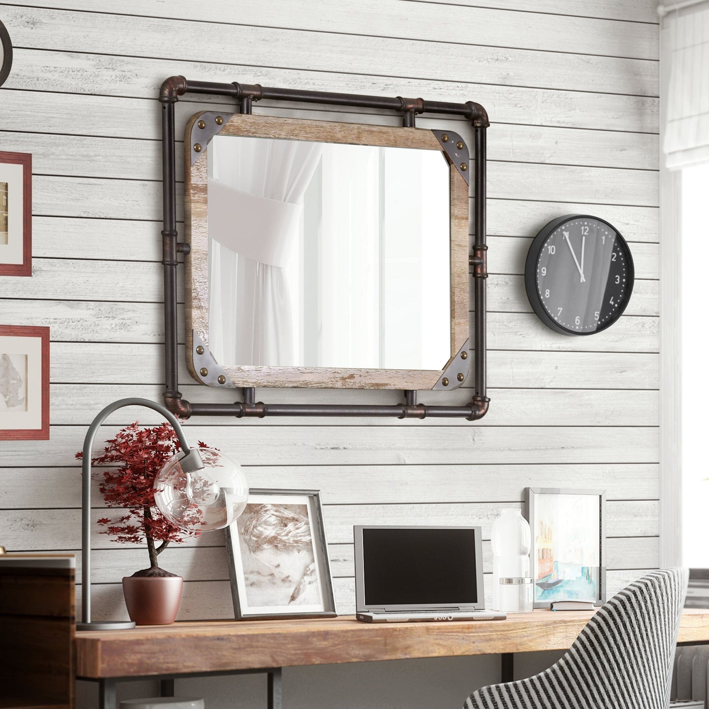 Miroir mural suspendu en métal Revo Industrial de 78 cm (31 pouces) de Furniture of America