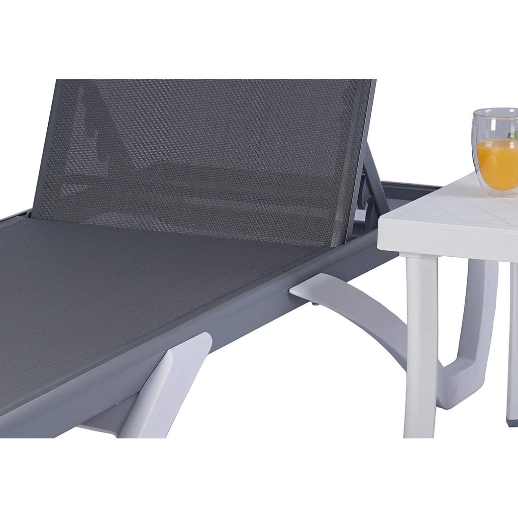 Chaise longue de jardin inclinable et réglable Kozyard Alan, entièrement en aluminium et avec pieds en résine de polypropylène.
