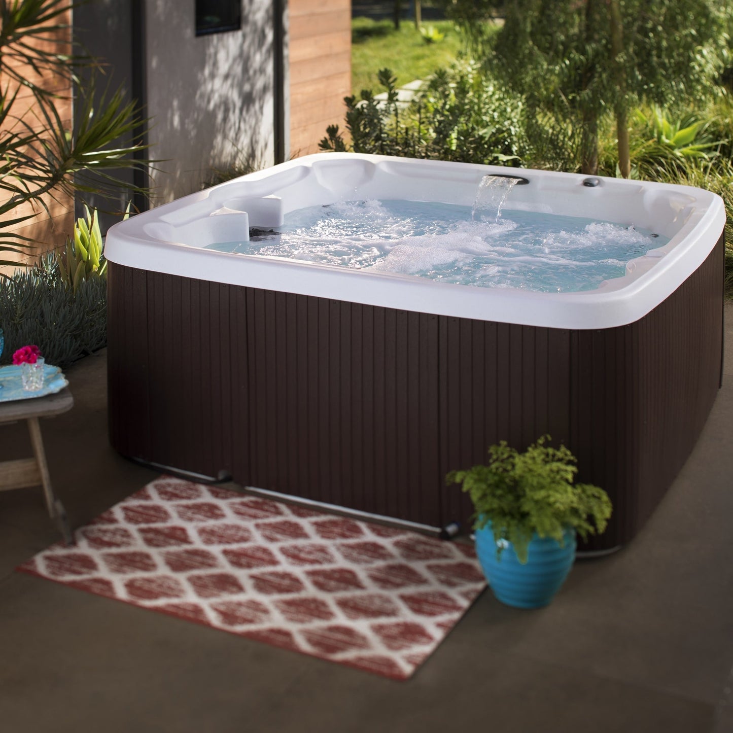 Spa Lifesmart LS450DX 7 places, 22 jets, 110v, prêt à brancher, avec cascade.