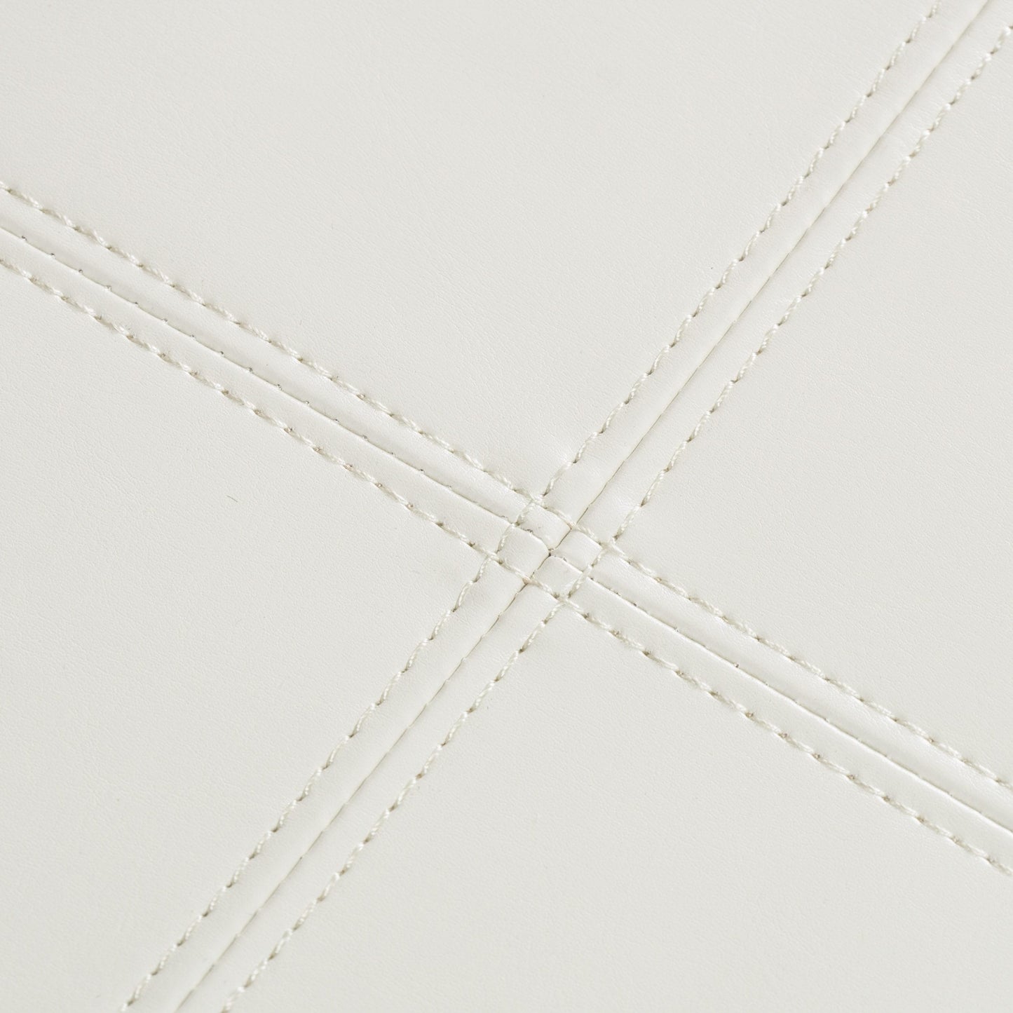 Banc de rangement Lucinda en simili cuir de Christopher Knight Home - 130,5 cm L x 44,5 cm l x 41,3 cm H