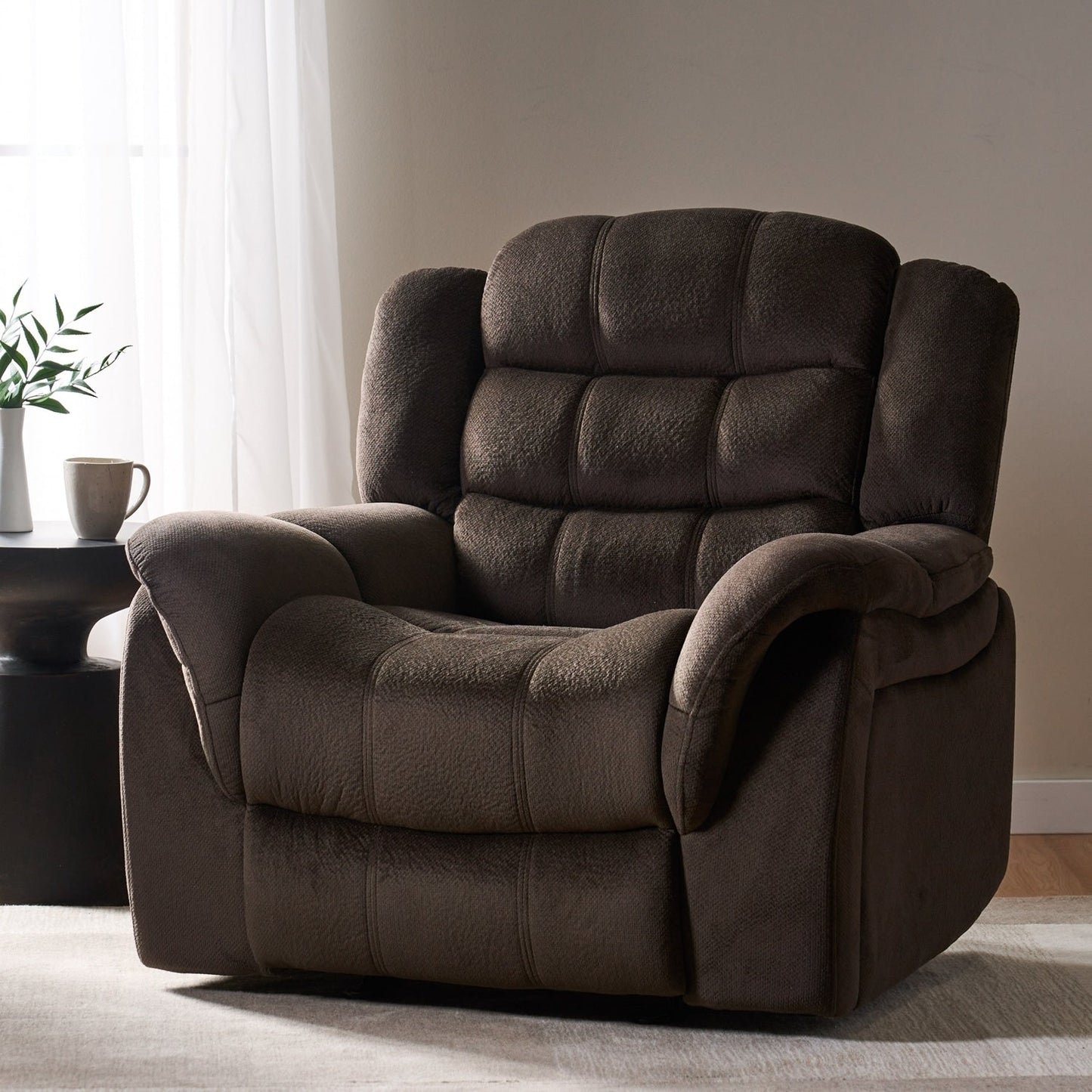 Fauteuil inclinable surdimensionné de luxe pour une relaxation ultime.
