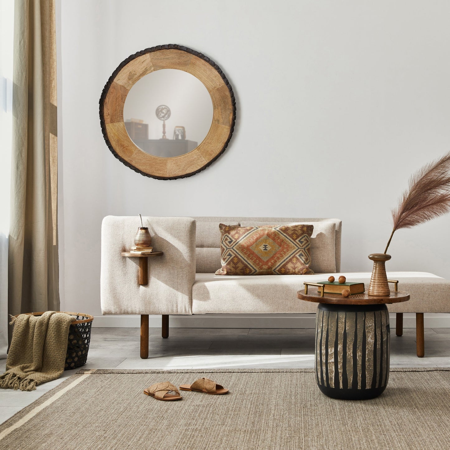 Miroir mural rond en bois avec bord naturel Meredith de River of Goods - 77,5 x 2,5 x 77,5 cm