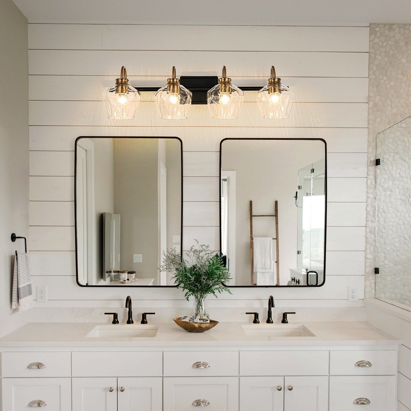 Appliques murales de salle de bain modernes à 3/4 lumières, à intensité variable, avec abat-jour en verre.