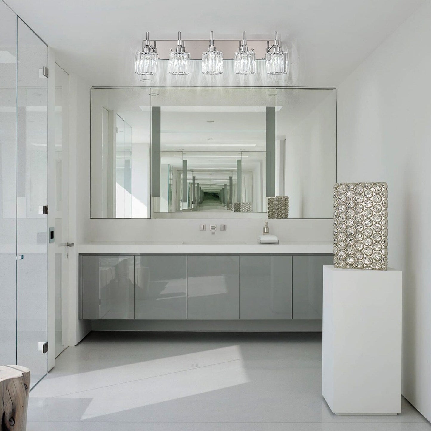 Appliques murales de salle de bain à cristaux, modernes, à intensité variable, avec abat-jours en cristal.