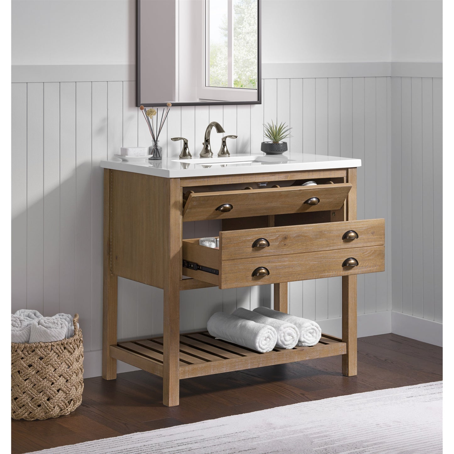 Meuble-lavabo de salle de bain simple Monterey 37, style farmhouse, avec plan de travail.