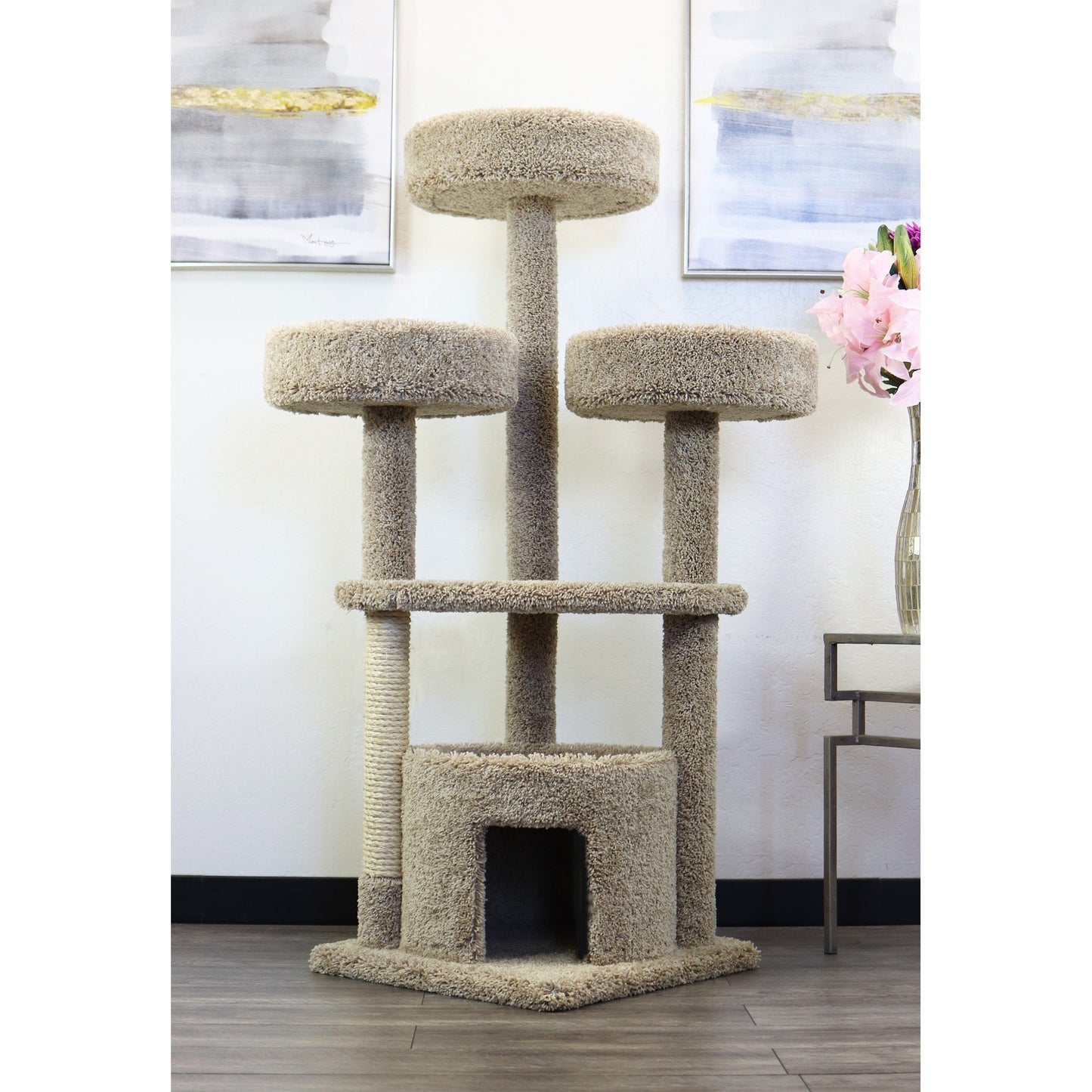Nouveaux condos pour chats, grande maison pour chats