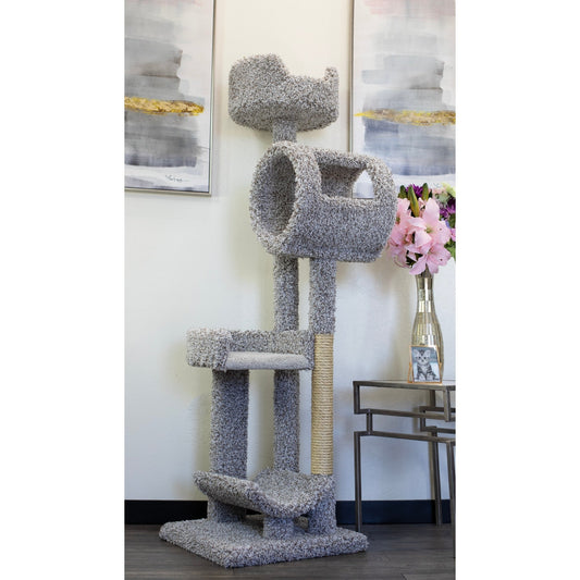 Nouvelle tour à étages pour chats de New Cat Condos