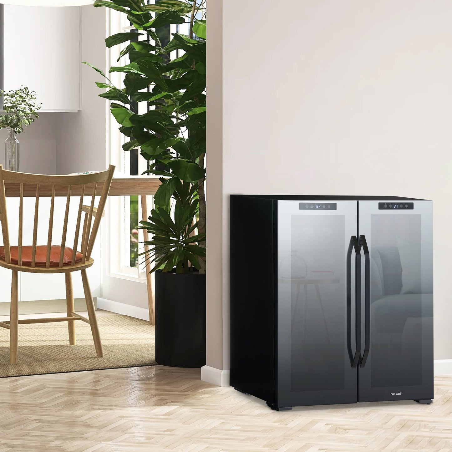 Réfrigérateur à vin et boissons Newair, 18 bouteilles et 59 canettes, double zone de température, autonome, contrôle numérique de la température