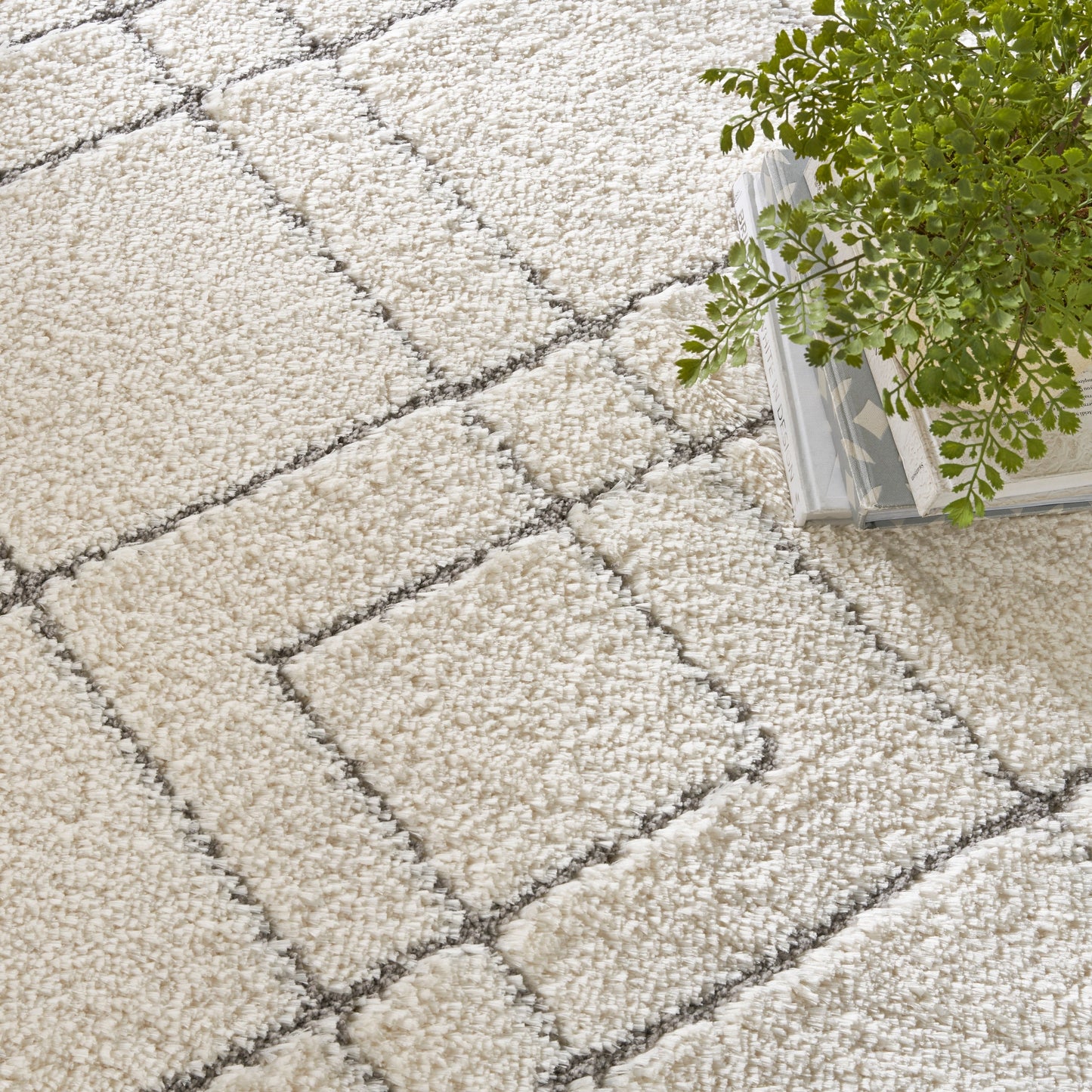 Tapis de sol abstrait géométrique à poils ultra-doux et luxueux de Nourison