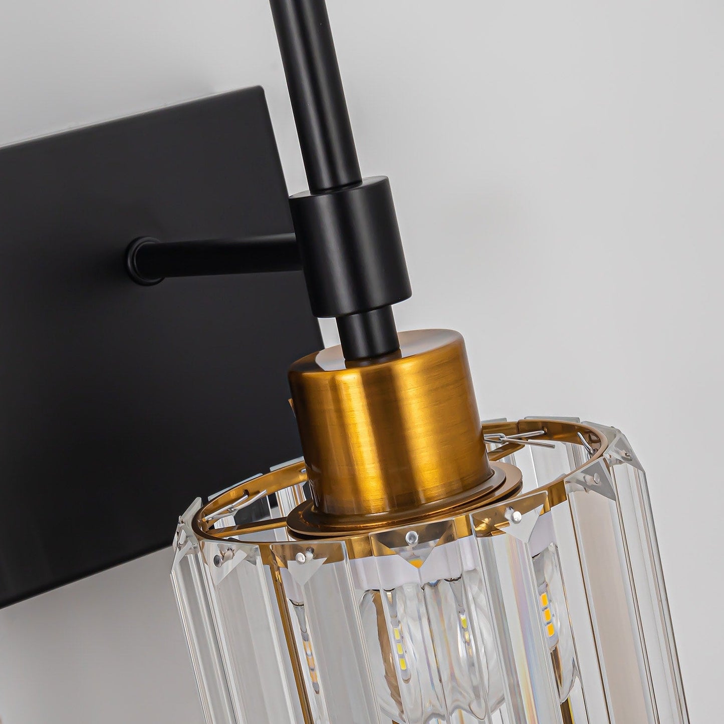 Appliques murales de salle de bain à cristaux, modernes, à intensité variable, avec abat-jours en cristal.