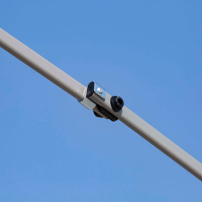 Outsunny Tente instantanée pliable avec auvent pare-soleil à ouverture rapide, 3,6 m x 3,6 m, avec moustiquaire latérale et hauteur réglable sur 3 niveaux.