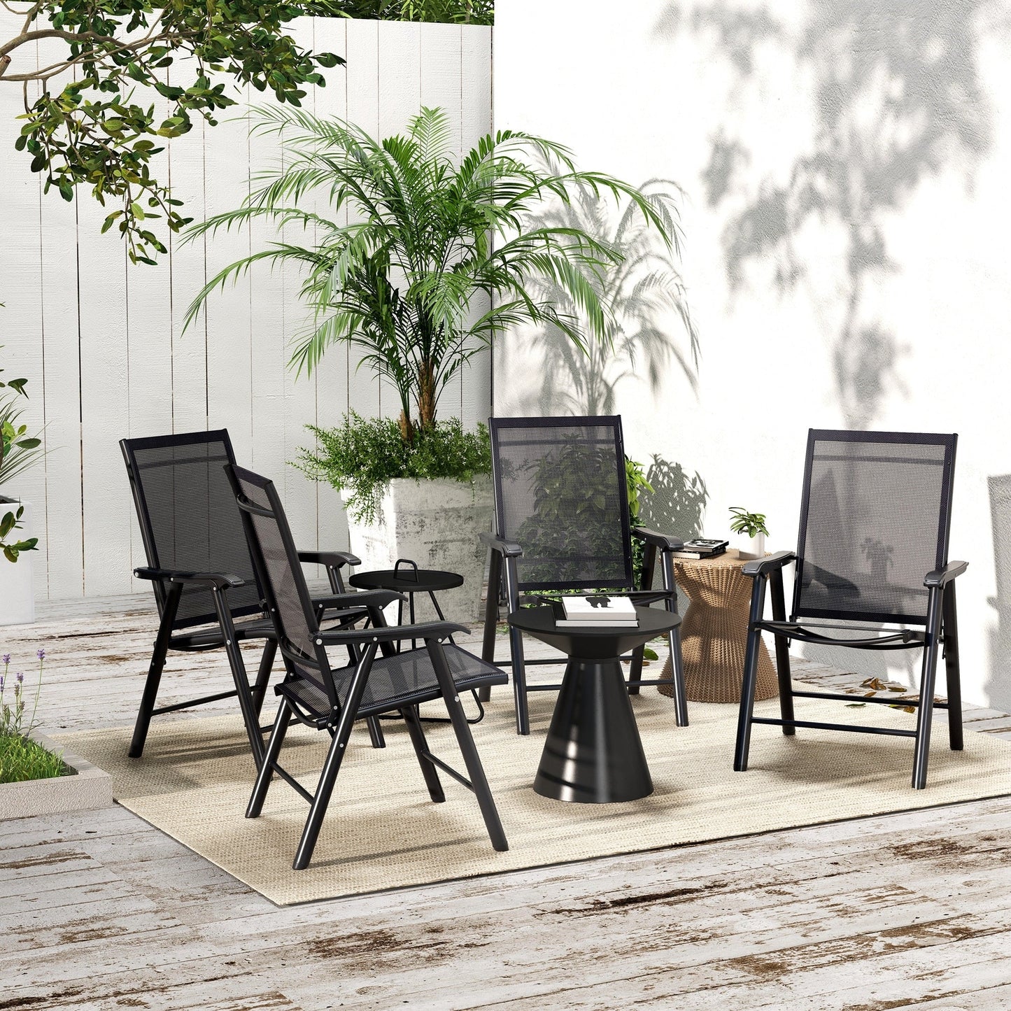 Outsunny Ensemble de 4 chaises de jardin pliantes avec un design simple et chic, confortables pour la terrasse, le jardin, la cour et les voyages.