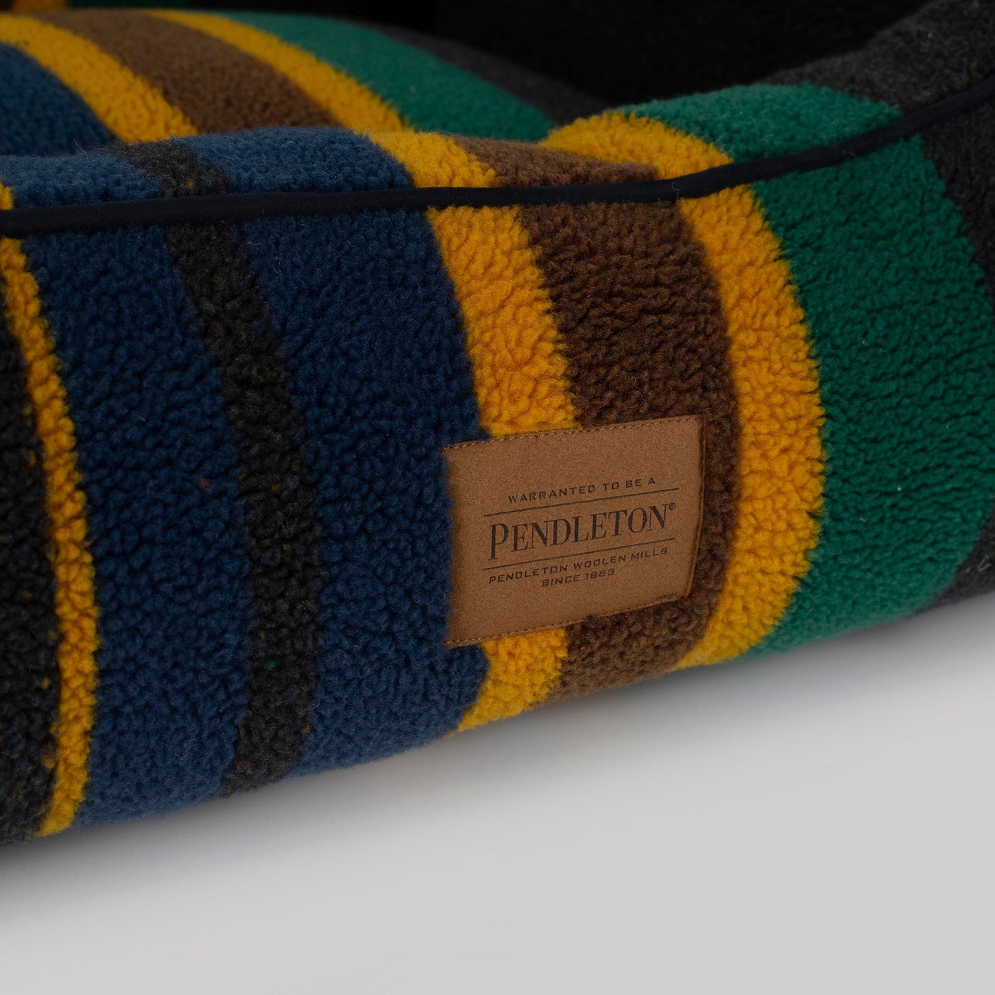 Couchon pour chien Pendleton Vintage Camp Kuddler