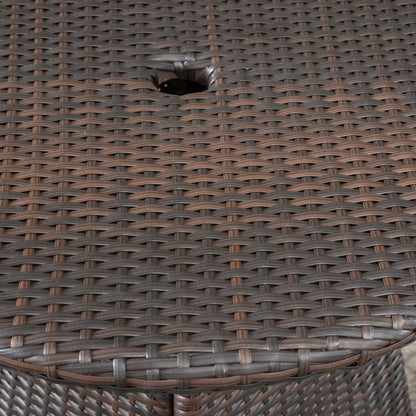 Ensemble de bistro en osier pour extérieur Peterson, 3 pièces, avec coussins, de Christopher Knight Home