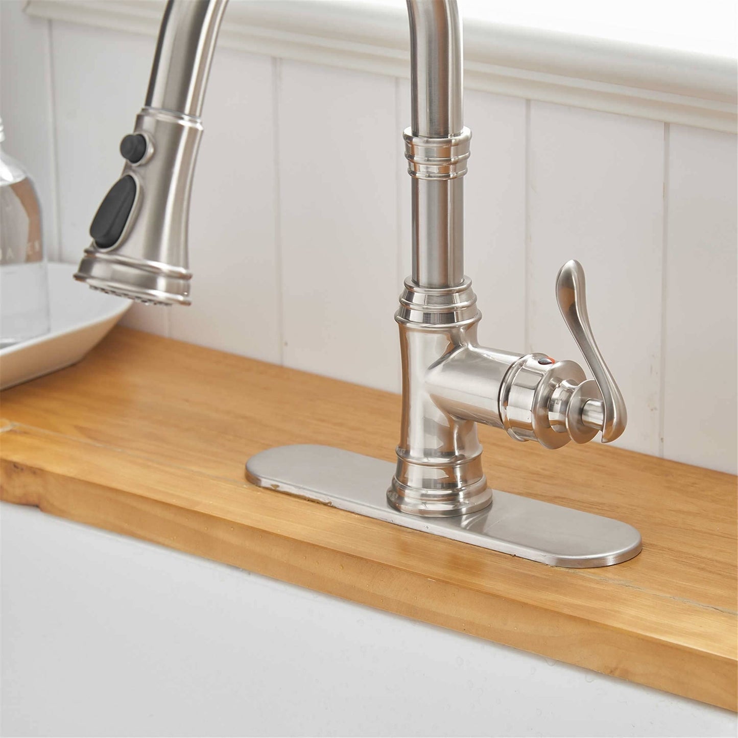 Robinet de cuisine à tirer, simple commande, moderne, à trou unique, avec lanceur d'eau rétractable, pour lavabo de cuisine, avec plaque de montage.