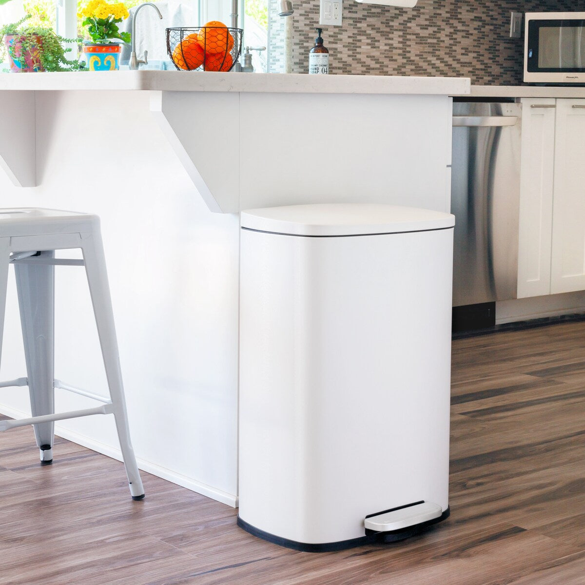 Qualiazero 13.2 GAL plus DEUX poubelles rectangulaires à pédale de 1.3 GAL - Pack familial