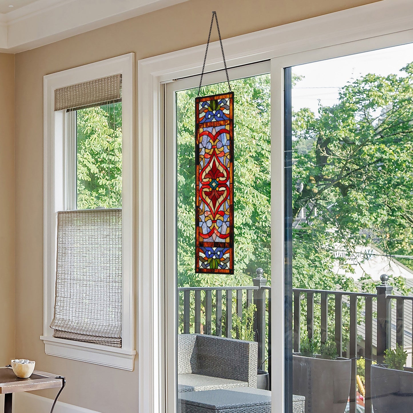 Panneau de fenêtre en verre dépoli à motifs de fleur de lis de style victorien de River of Goods - 24,1L x 0,6W x 91,4H (cm)