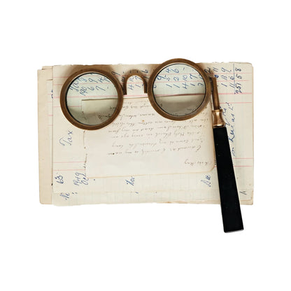 Spectacle Magnifying Glass