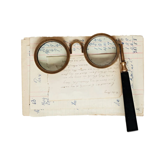 Spectacle Magnifying Glass