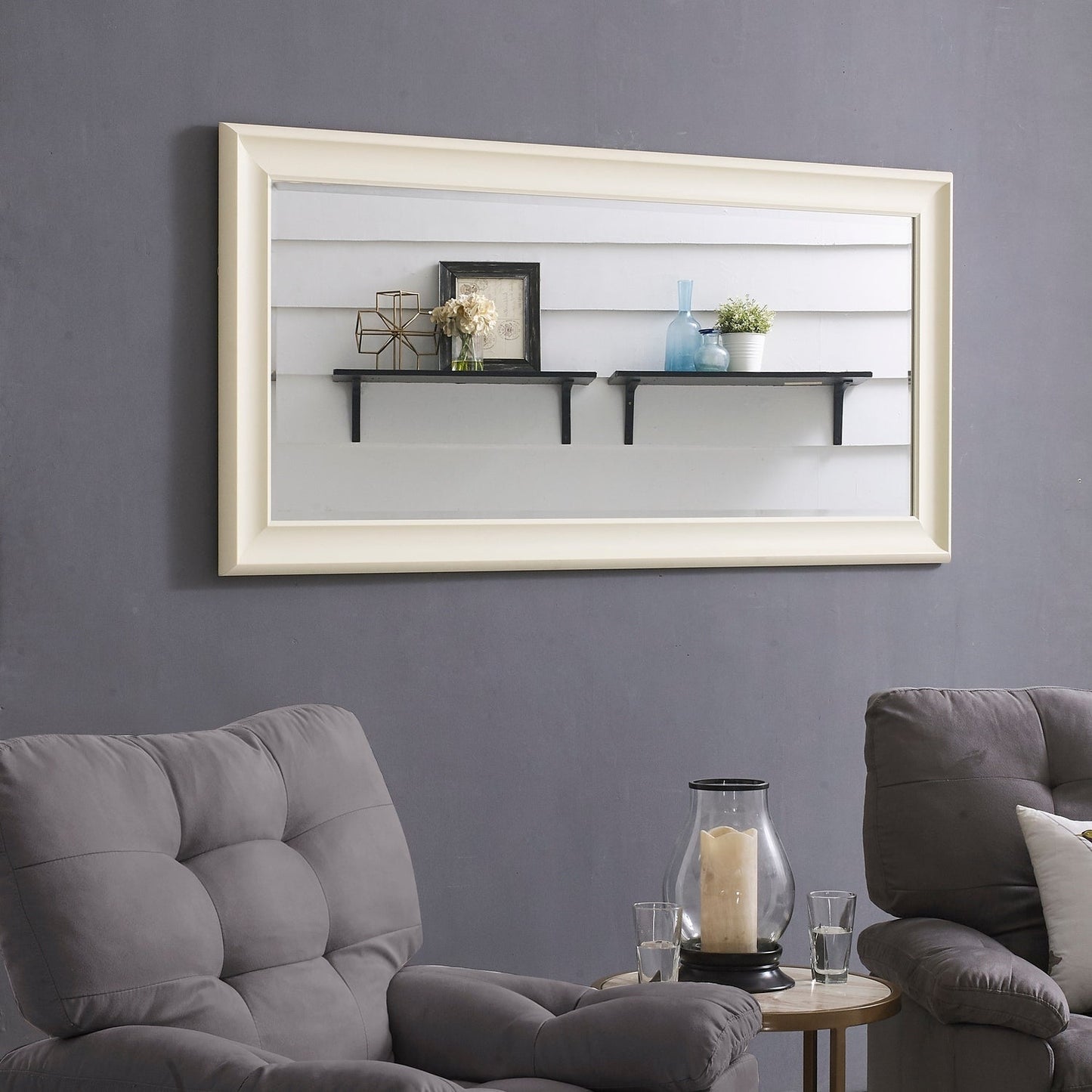 Grand miroir, miroir pleine taille, miroir rectangulaire mural suspendu avec cadre en faux bois lisse.