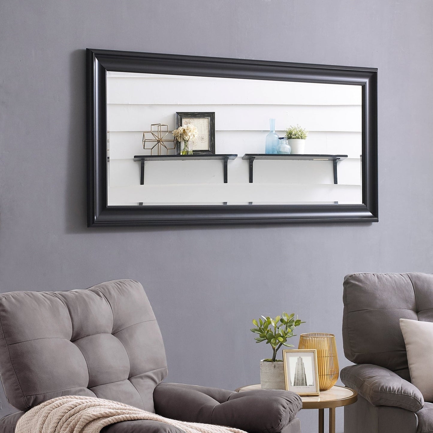 Grand miroir, miroir pleine taille, miroir rectangulaire mural suspendu avec cadre en faux bois lisse.