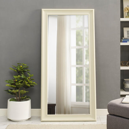 Grand miroir, miroir pleine taille, miroir rectangulaire mural suspendu avec cadre en faux bois lisse.