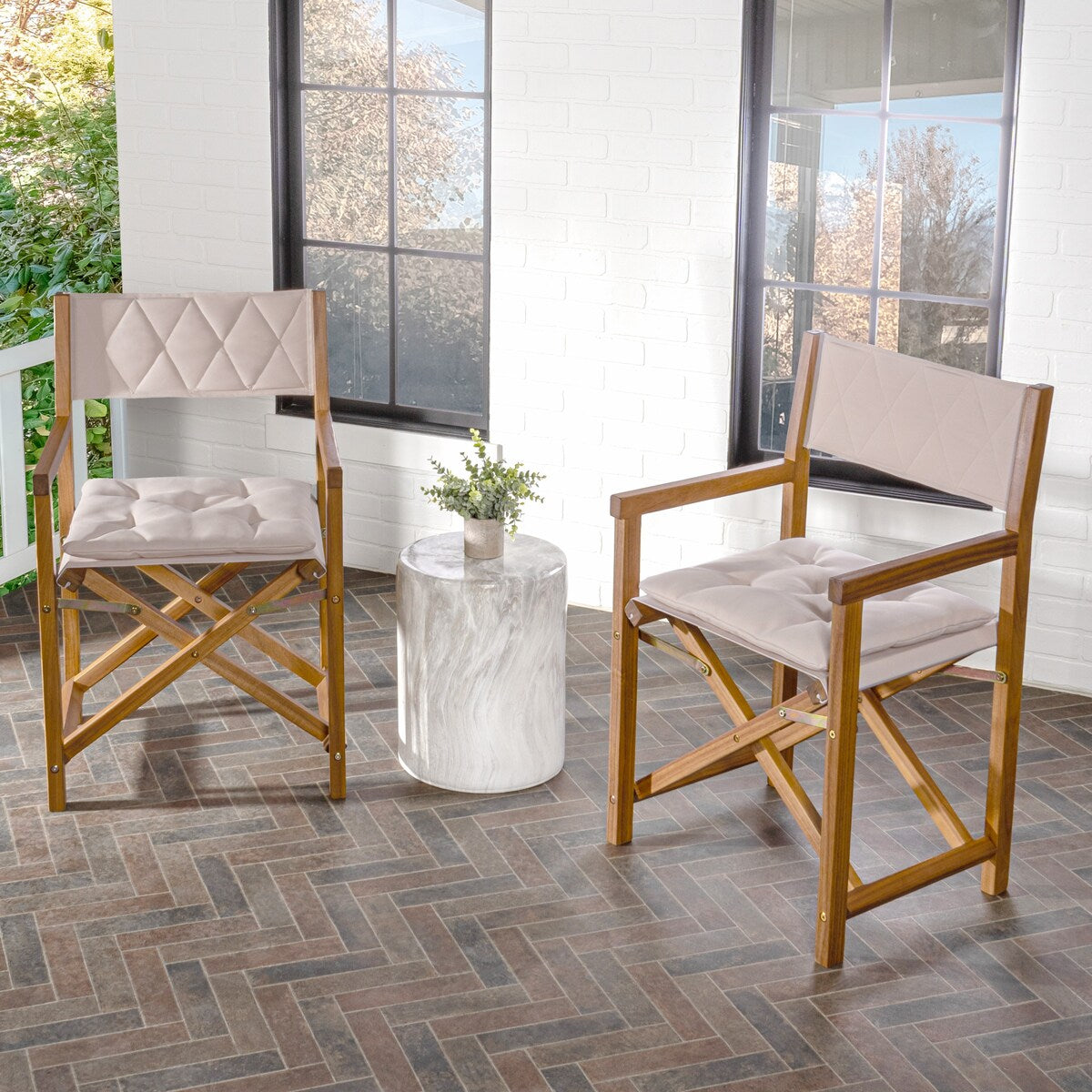 Chaise de réalisateur pliable en bois d'acacia pour extérieur, dossier en losanges matelassés, style milieu de siècle, avec coussin, modèle Theo Classic, par JONATHAN Y (lot de 2)