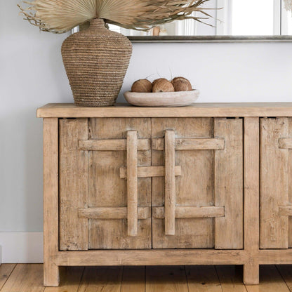 Armoire à quatre portes à pignon