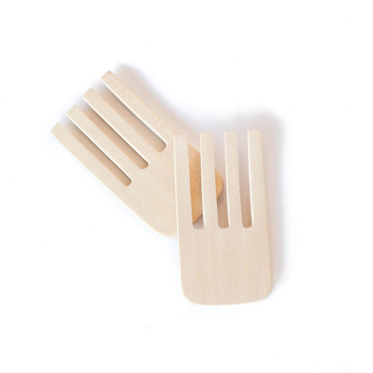 Les mains de Gideon font la salade