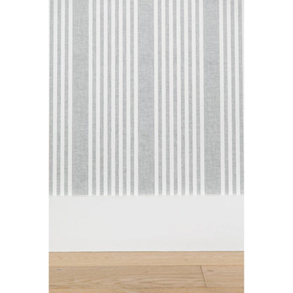 Papier peint à larges rayures grises