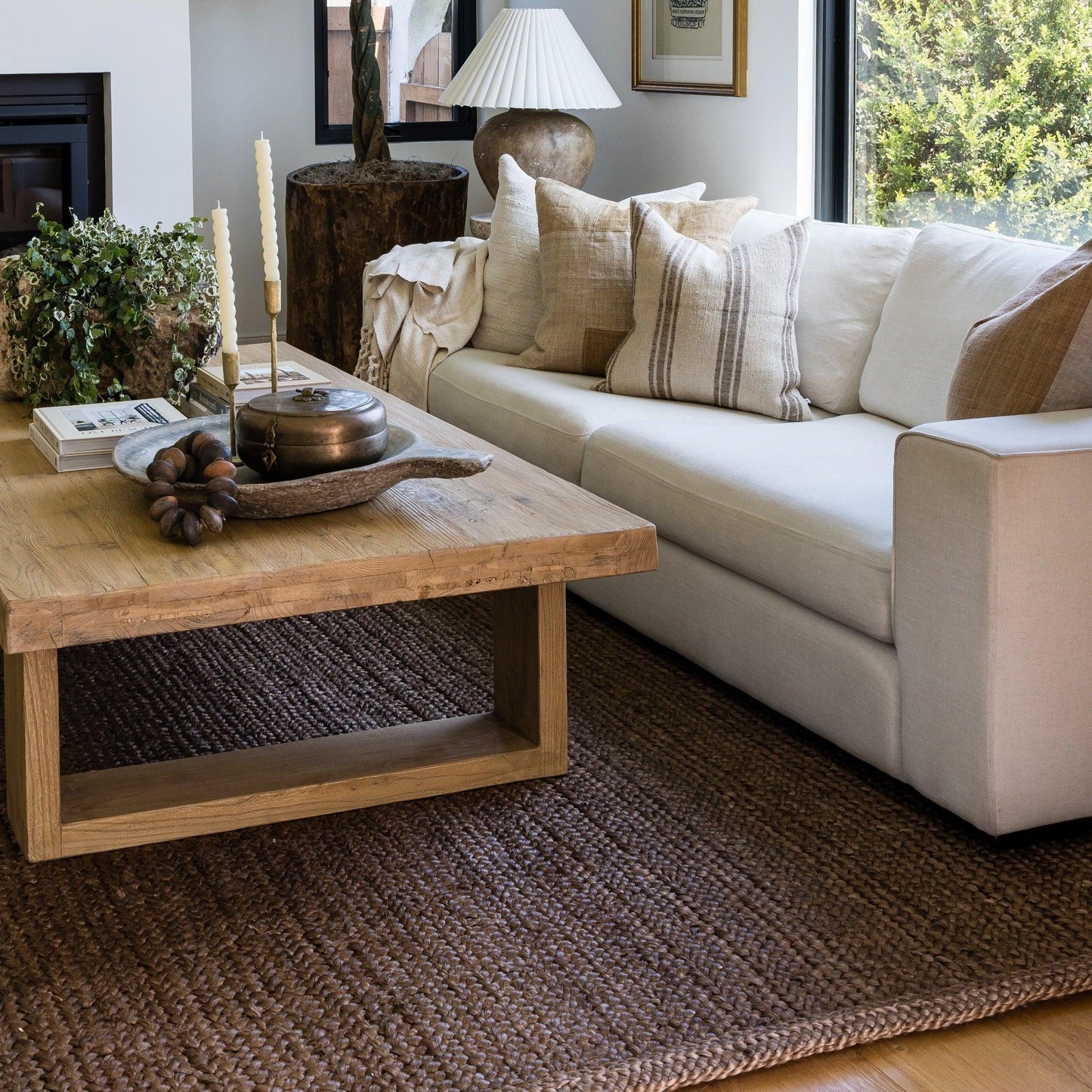 Tapis Cassis tressé en noyer de Pure Salt x Momeni