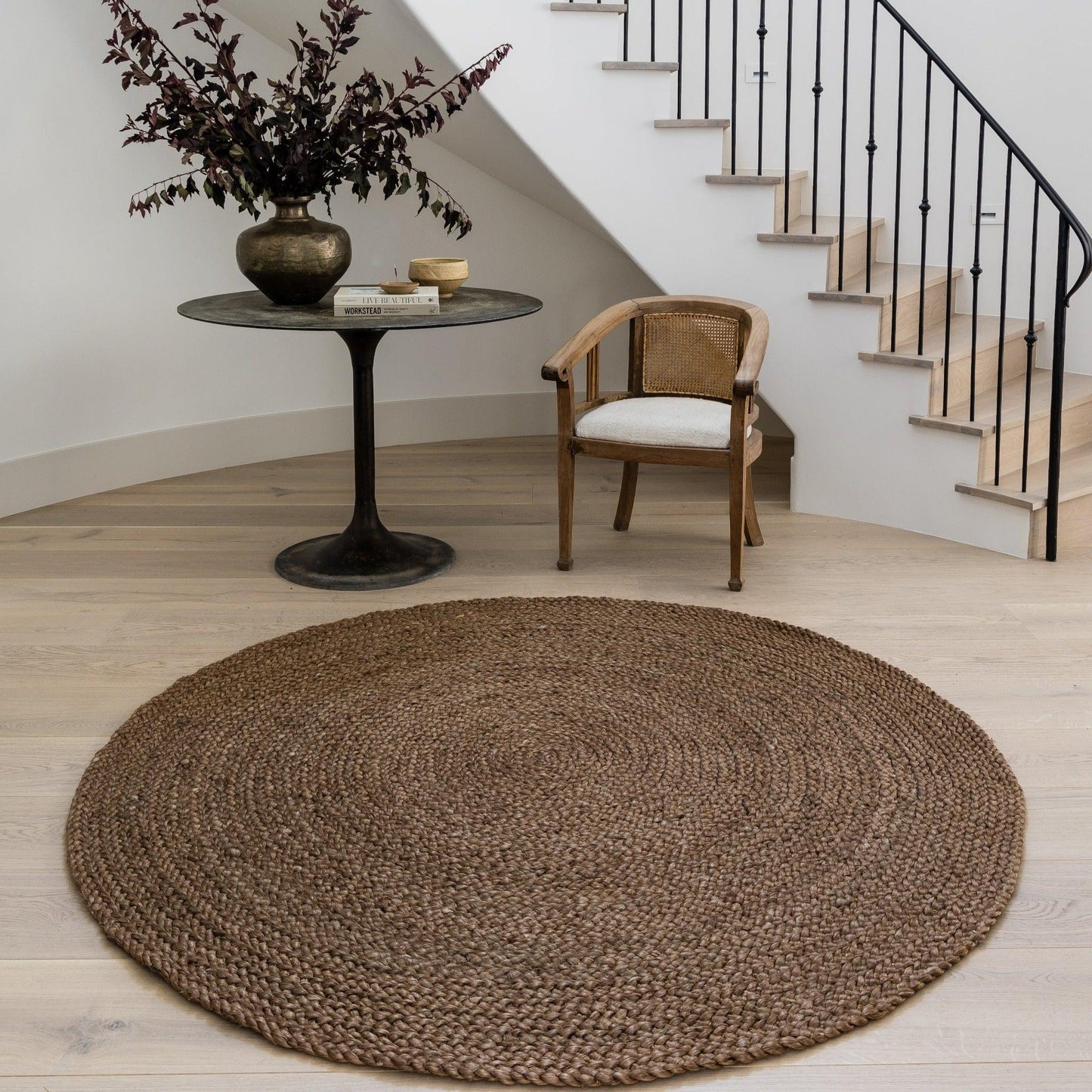 Tapis Cassis tressé en noyer de Pure Salt x Momeni