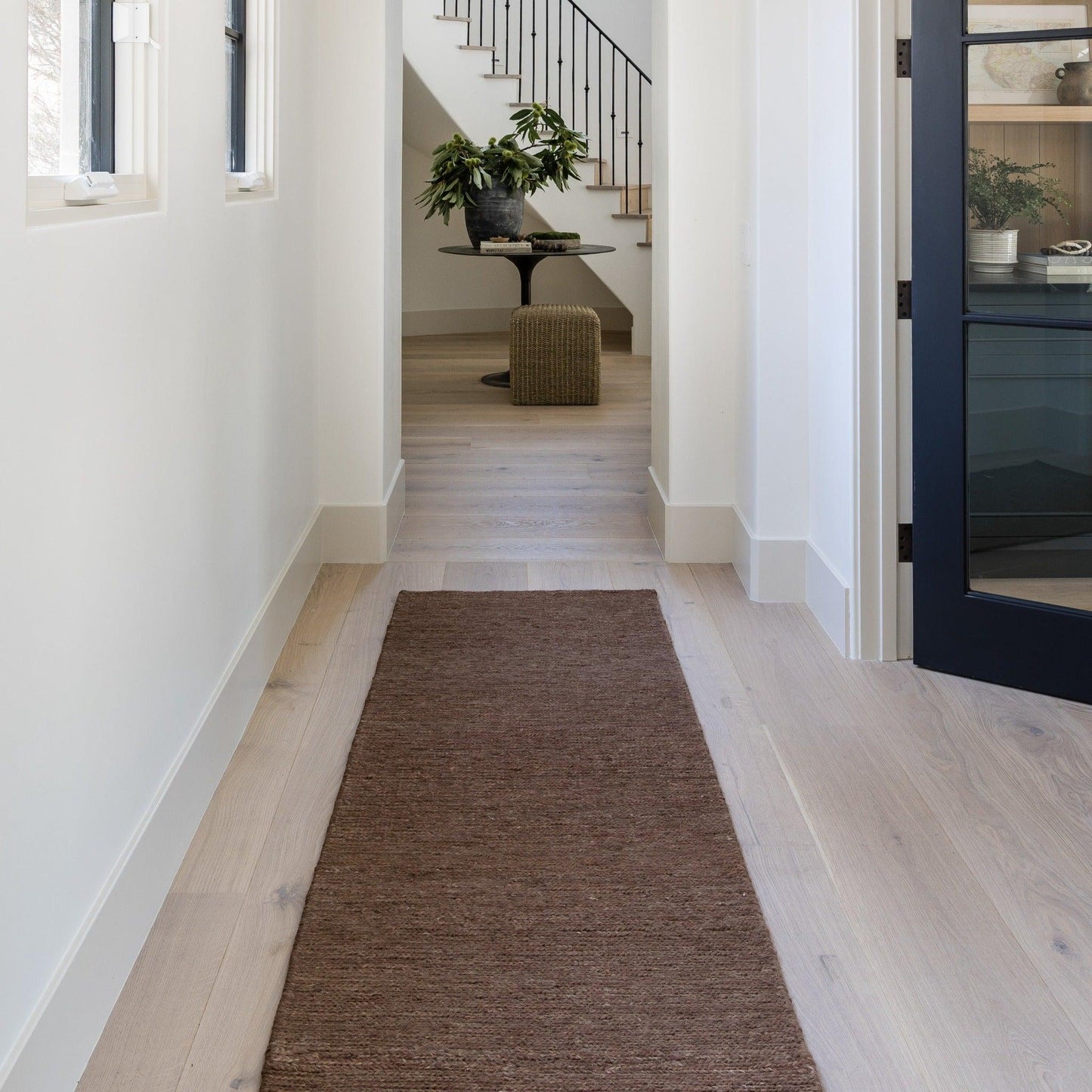 Tapis tressé en noyer Torquay de Pure Salt x Momeni